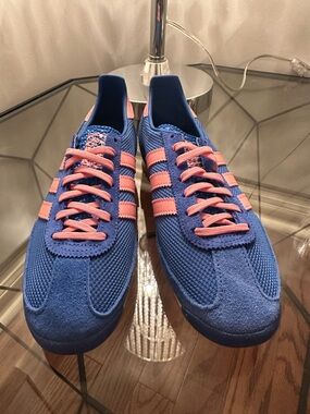 Women’s adidas Blue Sneakers with Pink Stripes and Laces SL 72